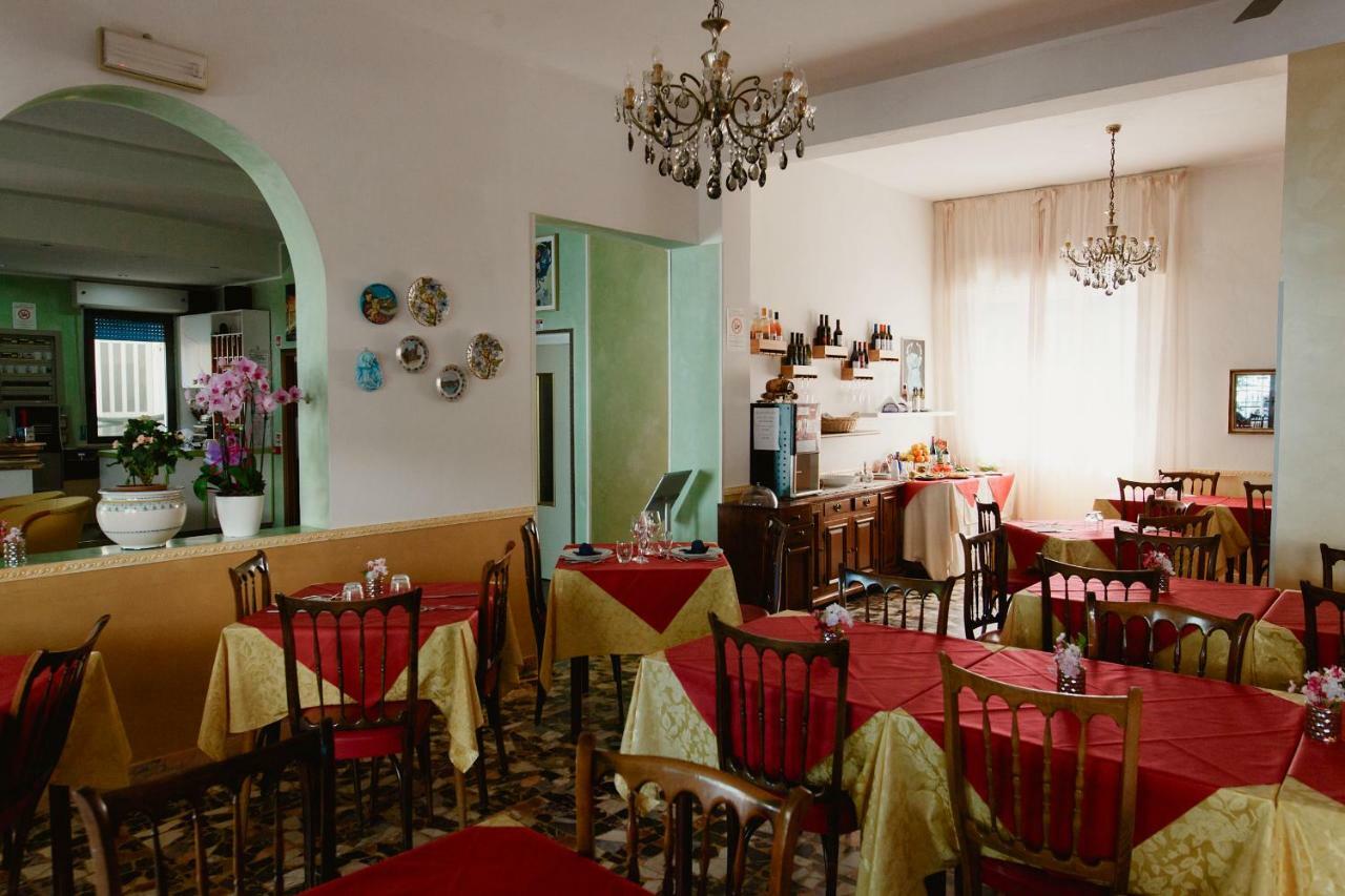 Hotel Lauretta Bellaria-Igea Marina Dış mekan fotoğraf